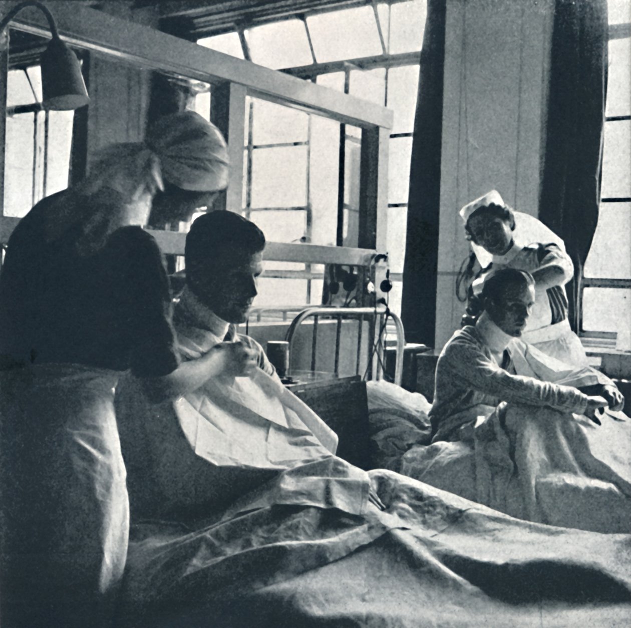 早期伤亡，1941年 作者 塞西尔·比顿（Cecil Beaton）