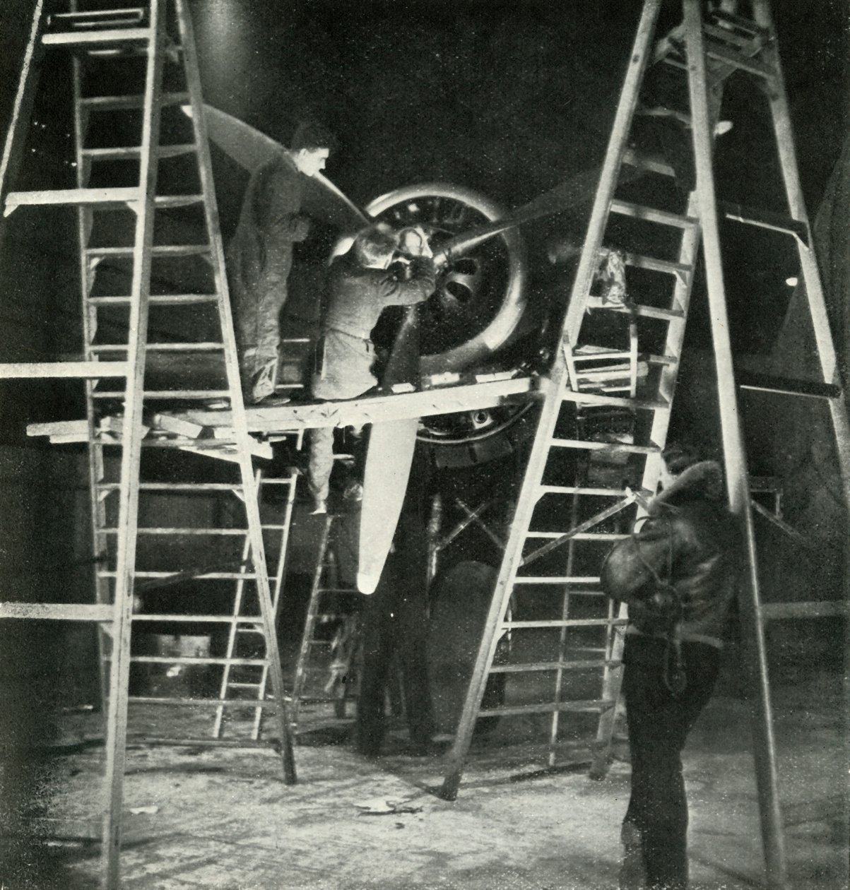 飞行力学，也是WAAF贸易，c1943。 作者 塞西尔·比顿（Cecil Beaton）