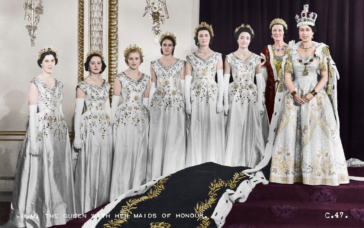 女王伊丽莎白二世（HM Queen Elizabeth II）和她的荣誉女仆加冕仪式，1953年6月2日 作者 塞西尔·比顿（Cecil Beaton）