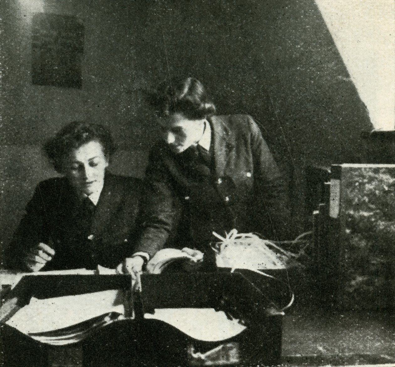 《信号义务》，c1943。 作者 塞西尔·比顿（Cecil Beaton）