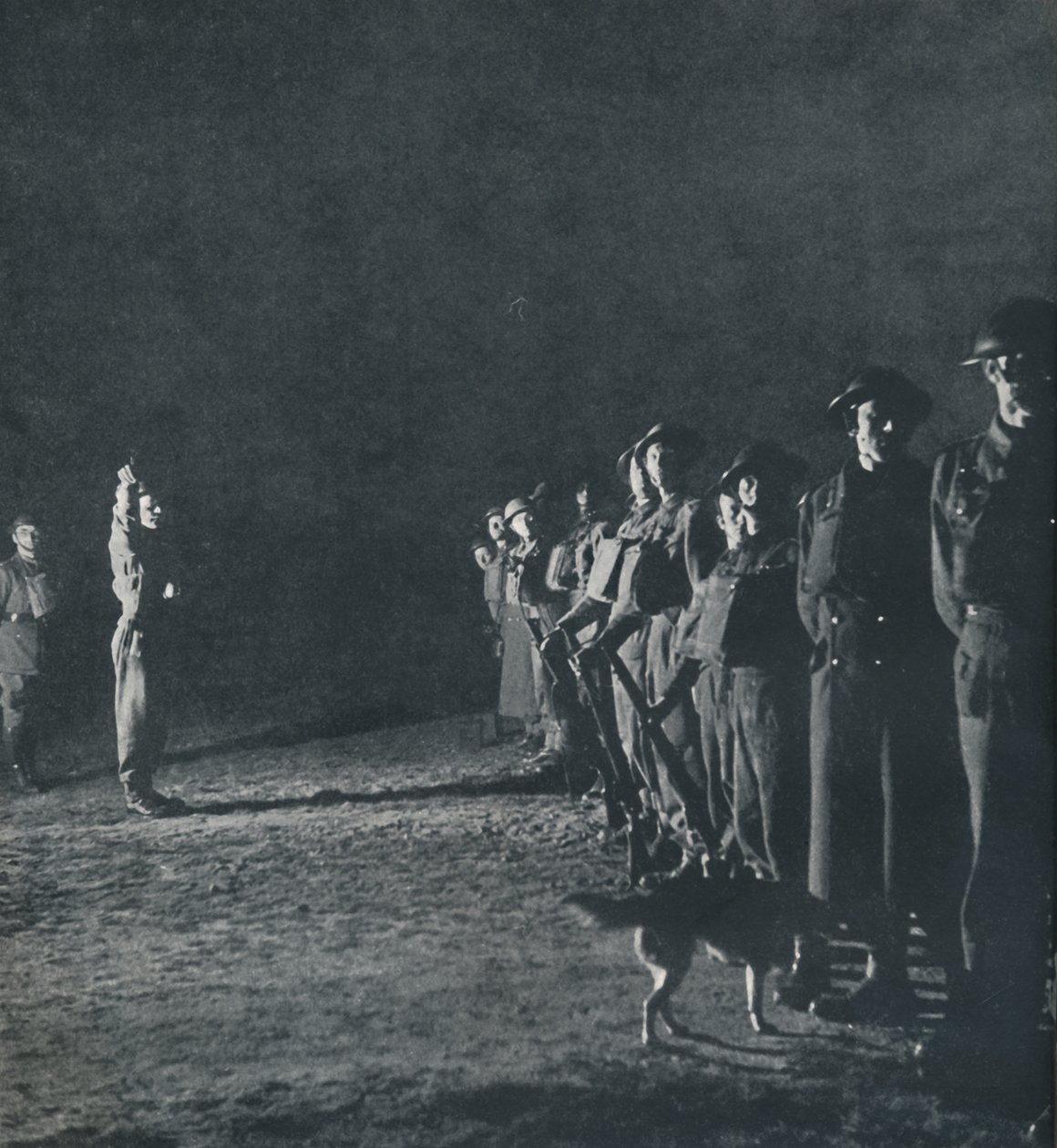 夜晚还活着，1941年 作者 塞西尔·比顿（Cecil Beaton）