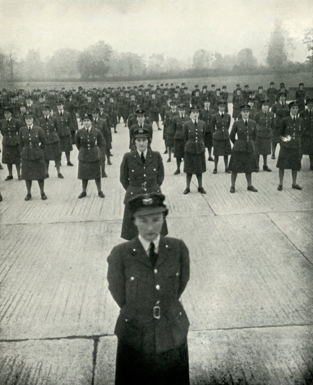 WAAF指挥学院的军官，c1943。 作者 塞西尔·比顿（Cecil Beaton）