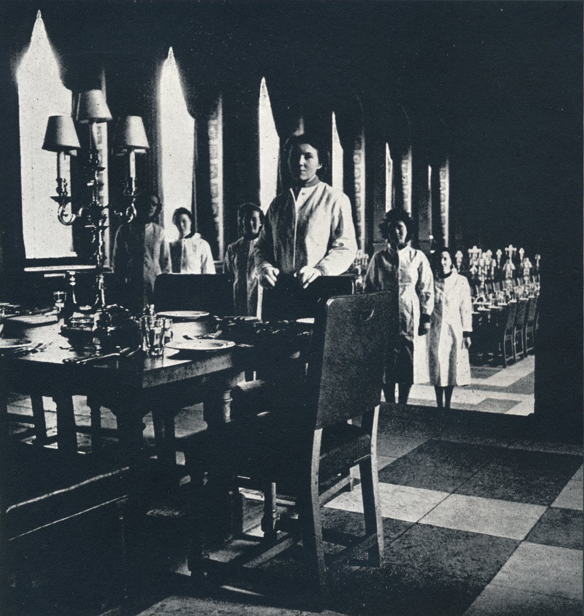 1941年在大W宴会厅举行的酒管家 作者 塞西尔·比顿（Cecil Beaton）