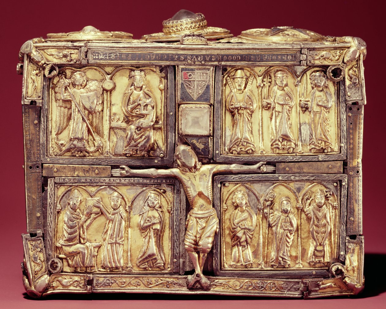 Domnach Airgid书籍神殿的顶部，克隆，莫纳汉郡，8世纪，改建于c.1350（红豆杉覆盖着镀锡青铜和银镀金板） 作者 凯尔特人