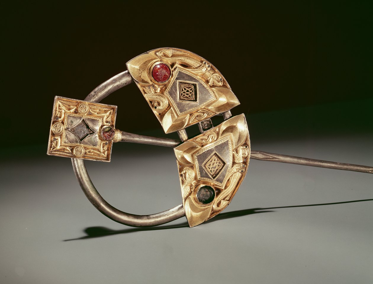 Annular胸针，Ardagh Hoard，Reerasta，County Limerick，Viking Age（银镀金） 作者 凯尔特人