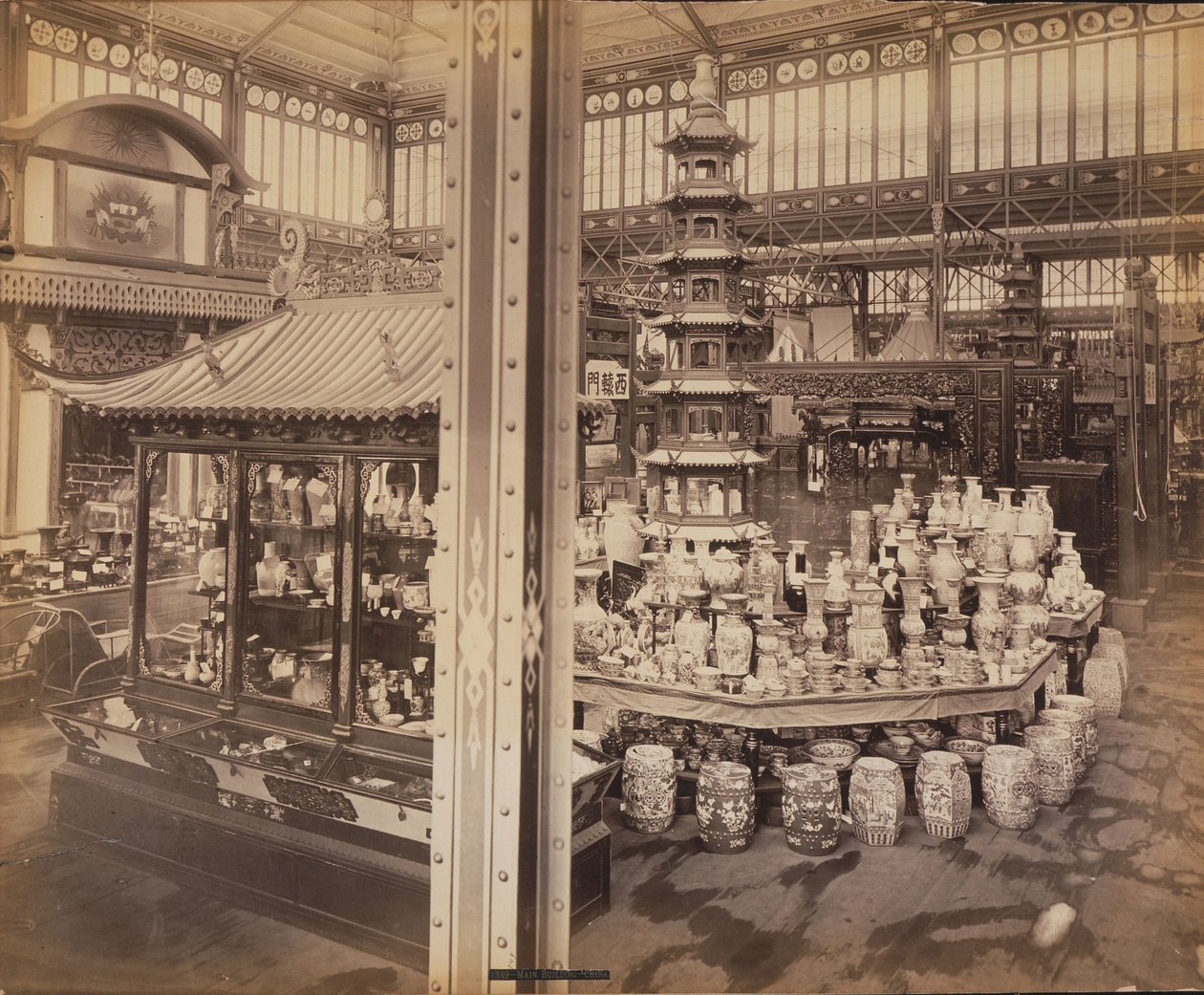 View of the Chinese Court, Main Building, Centennial Exhibition, Philadelphia 作者 百年摄影有限公司