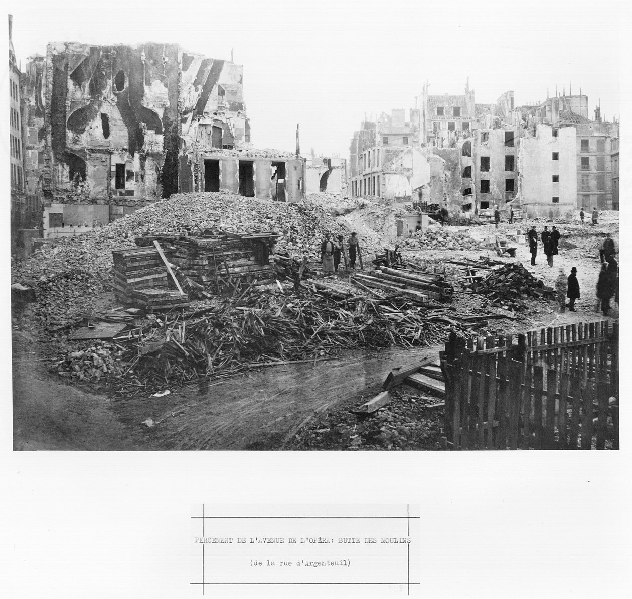 1858年至1878年在巴黎圣罗克Butte des Moulins Street街建设歌剧大道 作者 查尔斯·马维尔