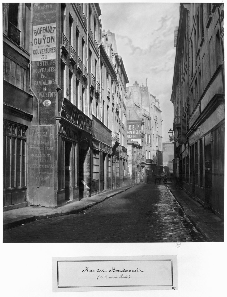 Rue des Bourdonnais（来自rue de Rivoli）巴黎1858-78 作者 查尔斯·马维尔