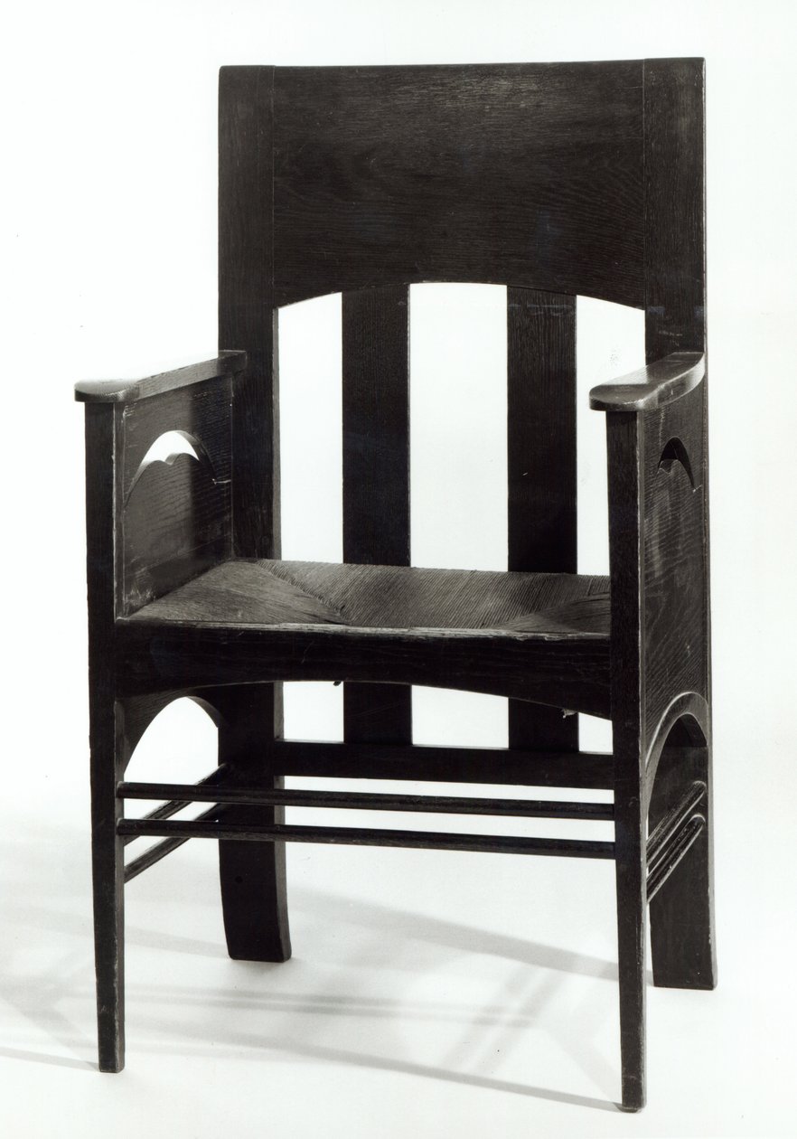 扶手椅，c.1897（深色橡木，带有紧急座椅和穿孔侧板） 作者 查尔斯·雷尼·麦金托什