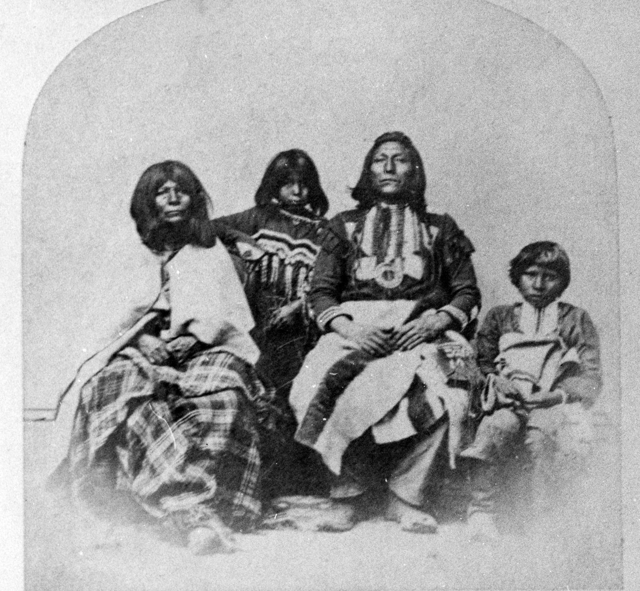 Ute Family，c.1870-75 作者 查尔斯·罗斯科（Charles Roscoe）Savage