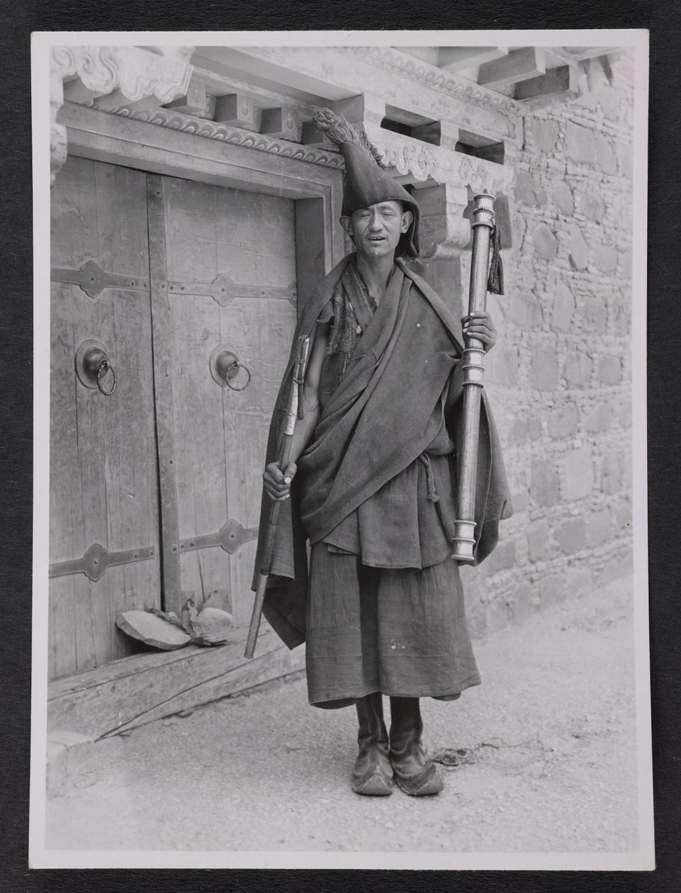 手持法器的僧侣，即僧侣纪律维护者 作者 