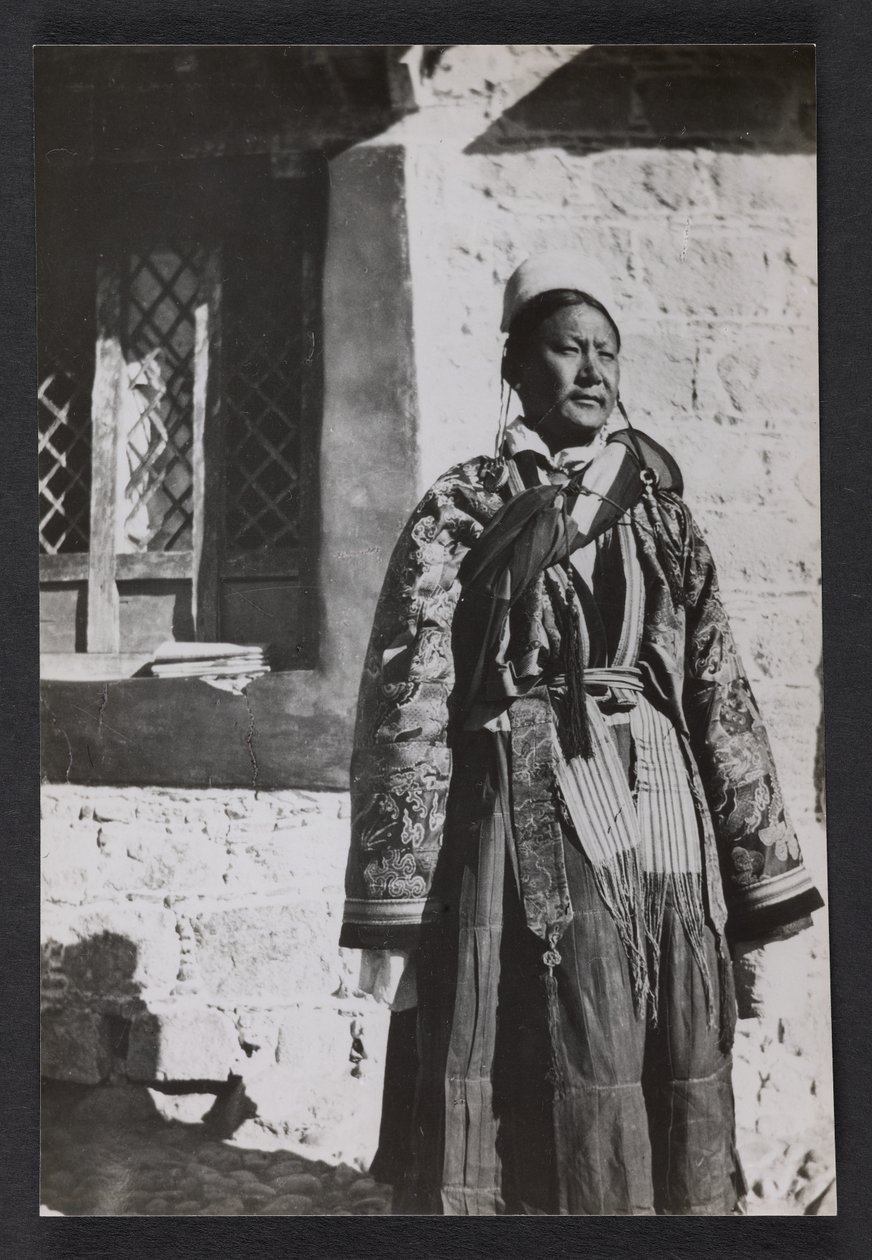 身着礼服的小吏 作者 