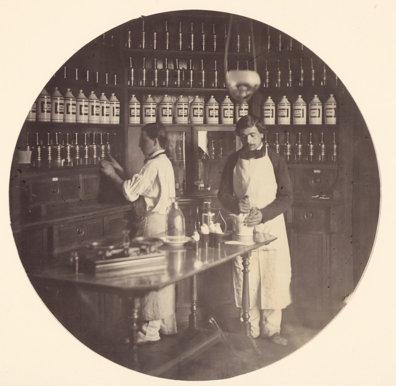 Asile Impériale de Vincennes，药房，1858-59年。 作者 查尔斯·内格雷