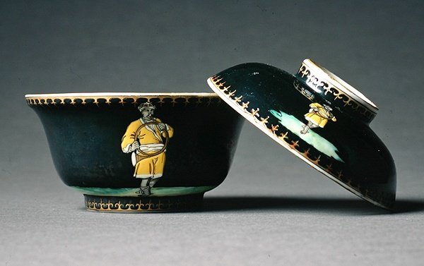 干隆时期（1736-95）c.1740（瓷器）的糖罐和盖子（另见314531） 作者 中文学校