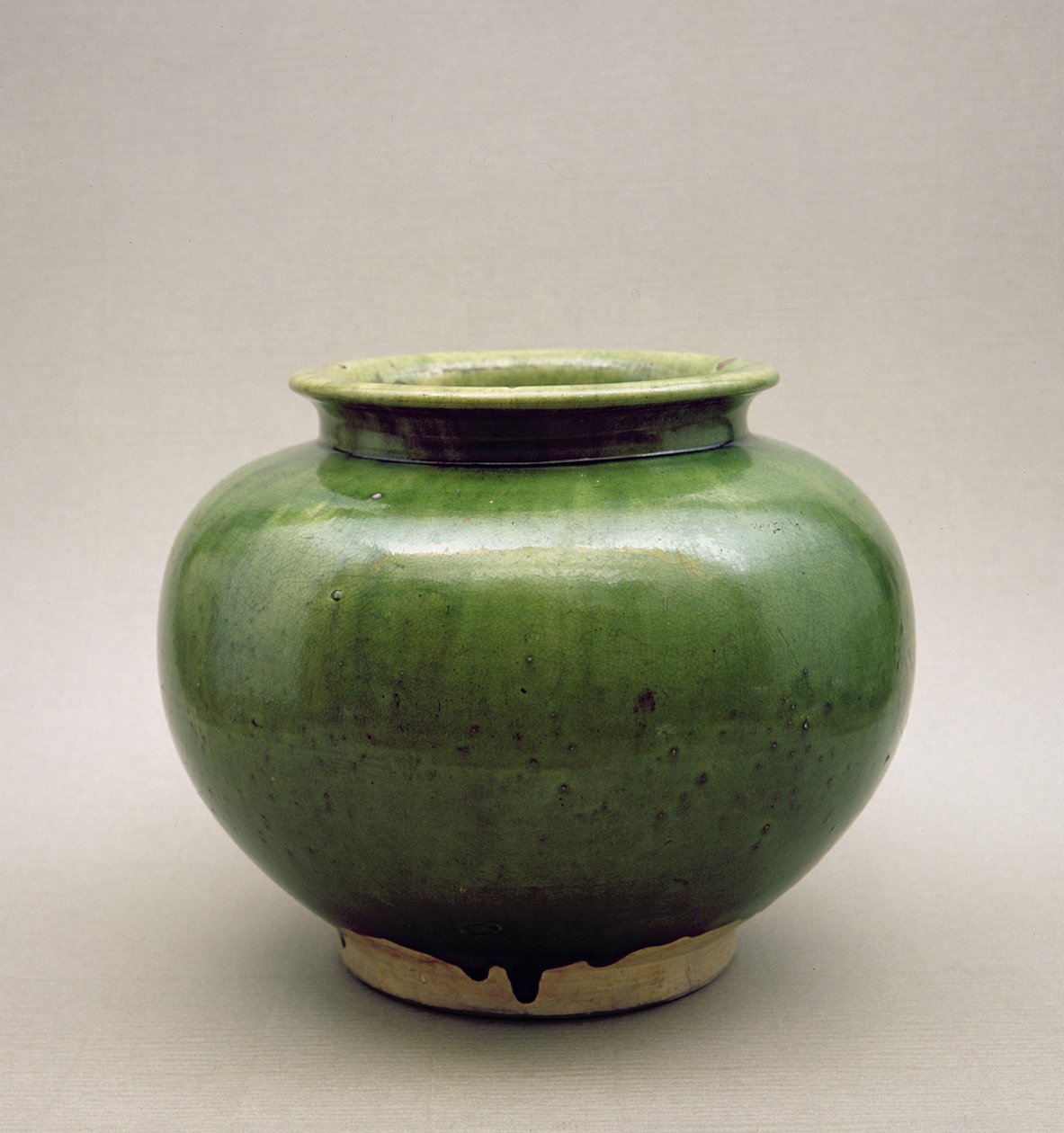 中国罐子，六朝（265-589AD）（青瓷器皿） 作者 中文学校