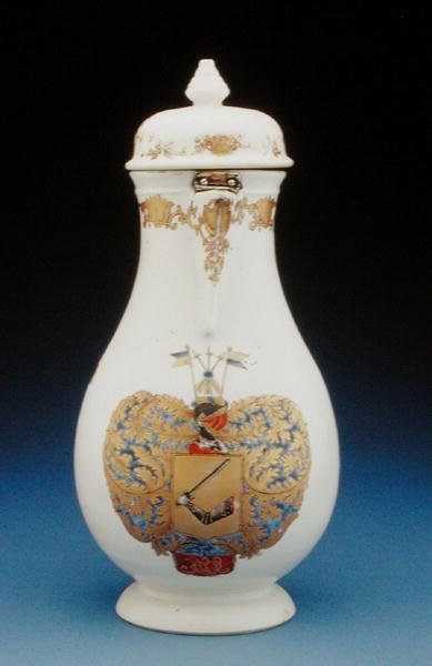 干隆时期（1736-95）（瓷器）Gustav Gabriel Loodh的双臂形式的Meissen咖啡壶（另见210134） 作者 中文学校