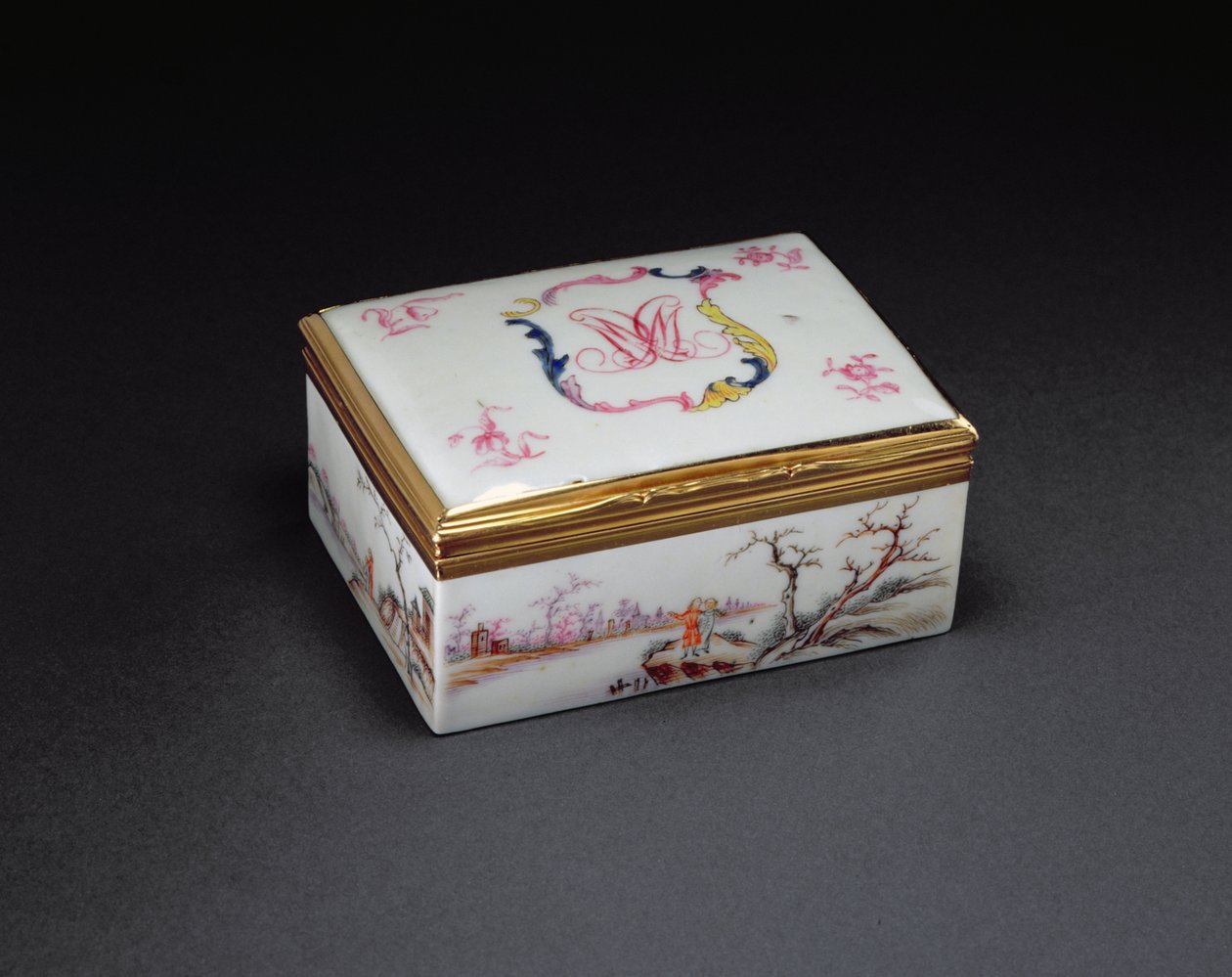 干隆时期（1736-95）c.1750（瓷器）的字母组合鼻烟盒 作者 中文学校