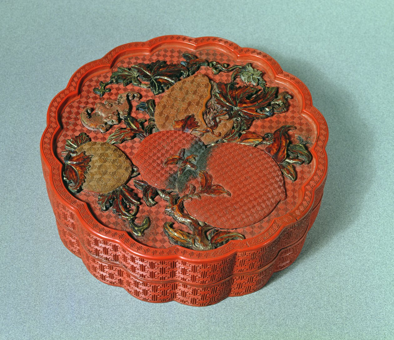 赭石，绿色和棕色装饰盒，18世纪（朱砂漆） 作者 中文学校