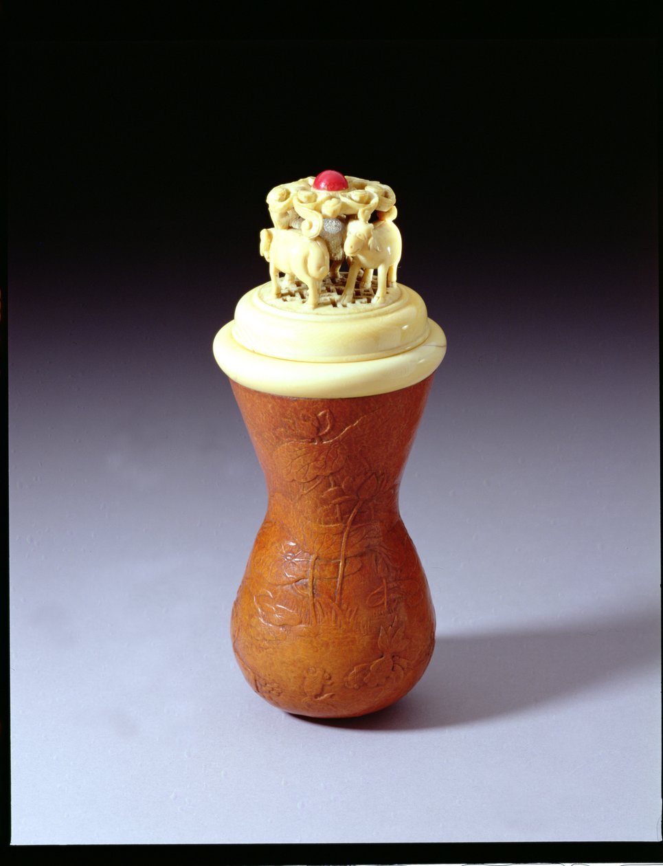 中国葫芦和象牙板球笼（见197772） 作者 中文学校