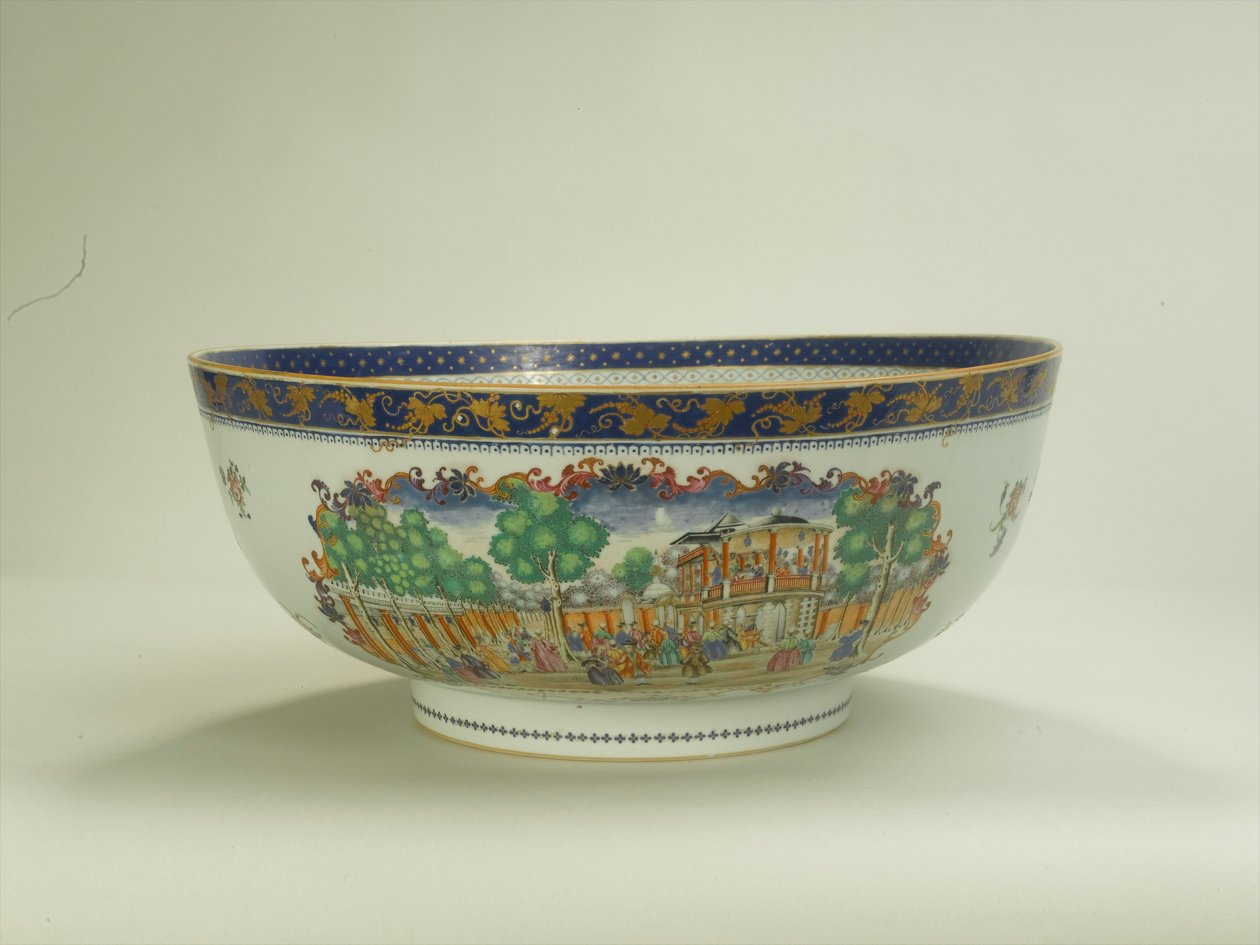 带有椭圆形叶片的Famille玫瑰花碗，描绘了1750年代的Grand Walk，Vauxhall Gardens，干隆时期（1736-95）c.1790（陶瓷）（另见294698） 作者 中文学校