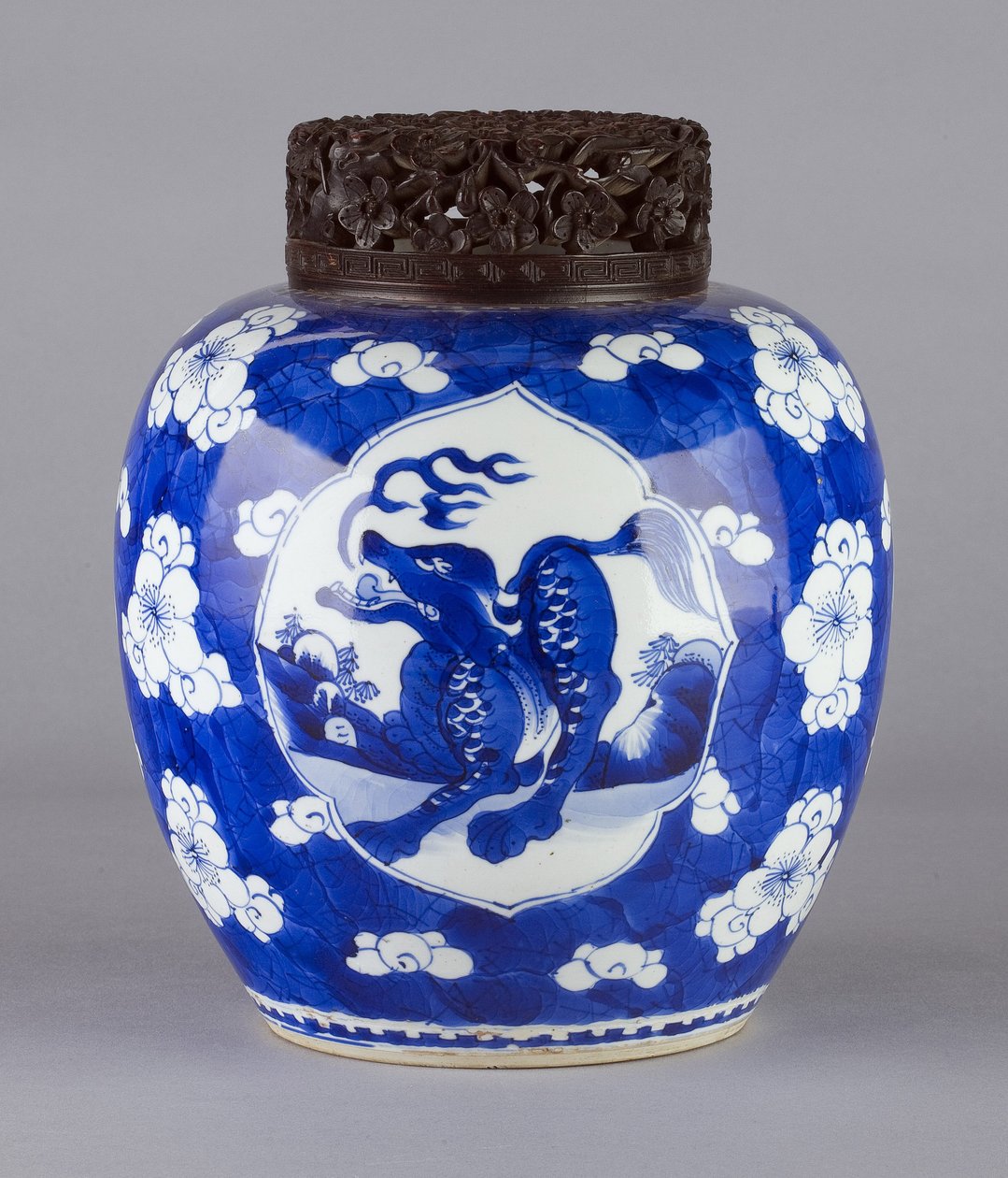 罐子（带盖和龙设计），1662-1722（陶瓷） 作者 中文学校