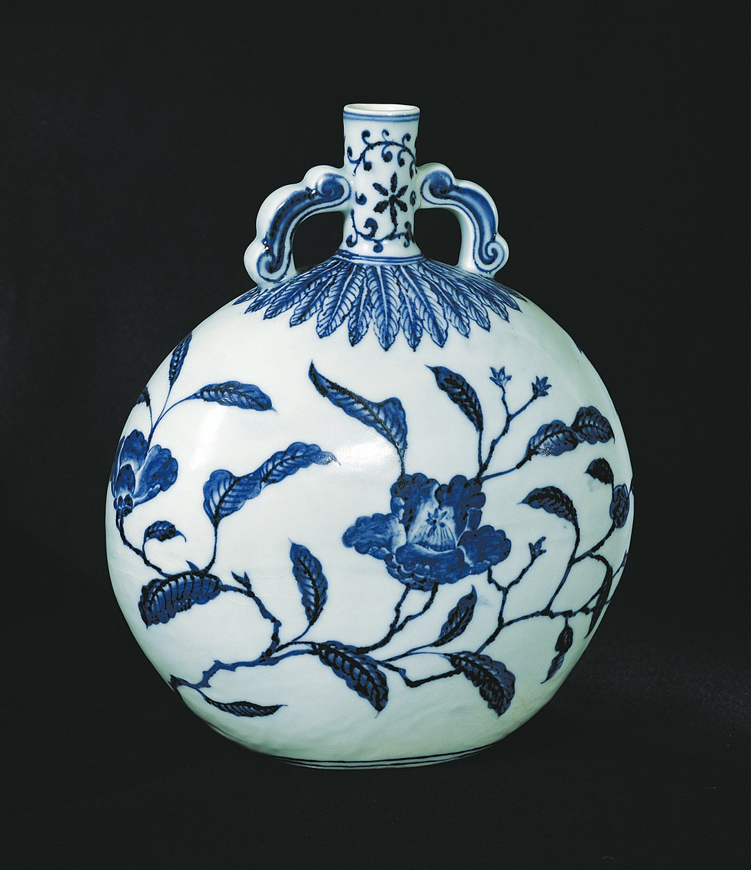 朝圣者蓝色和白色葫芦与花卉装饰，c.1403-24（陶瓷） 作者 中文学校