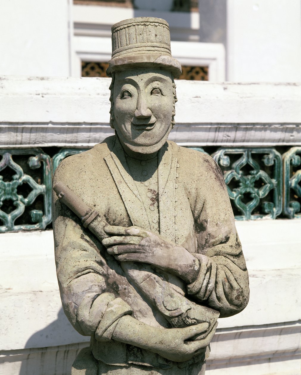 欧洲士兵的雕像 作者 中文学校