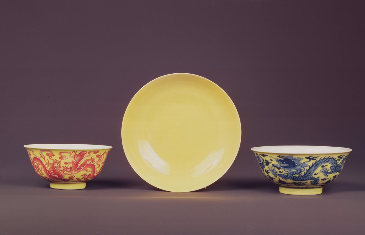 黄龙碗与胭脂龙，千龙时期（1736-95）（陶瓷） 作者 中文学校