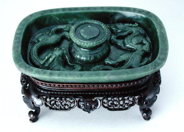 帝王杯架，干隆（石头和木头）（另见193853） 作者 中文学校中文学校