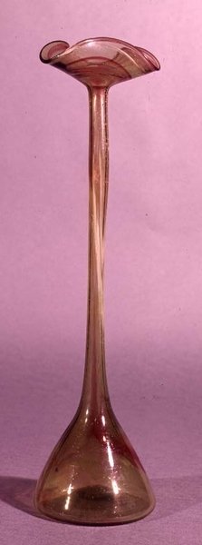 Clutha玻璃花瓶，19世纪末（玻璃 作者 克里斯托弗·德莱赛