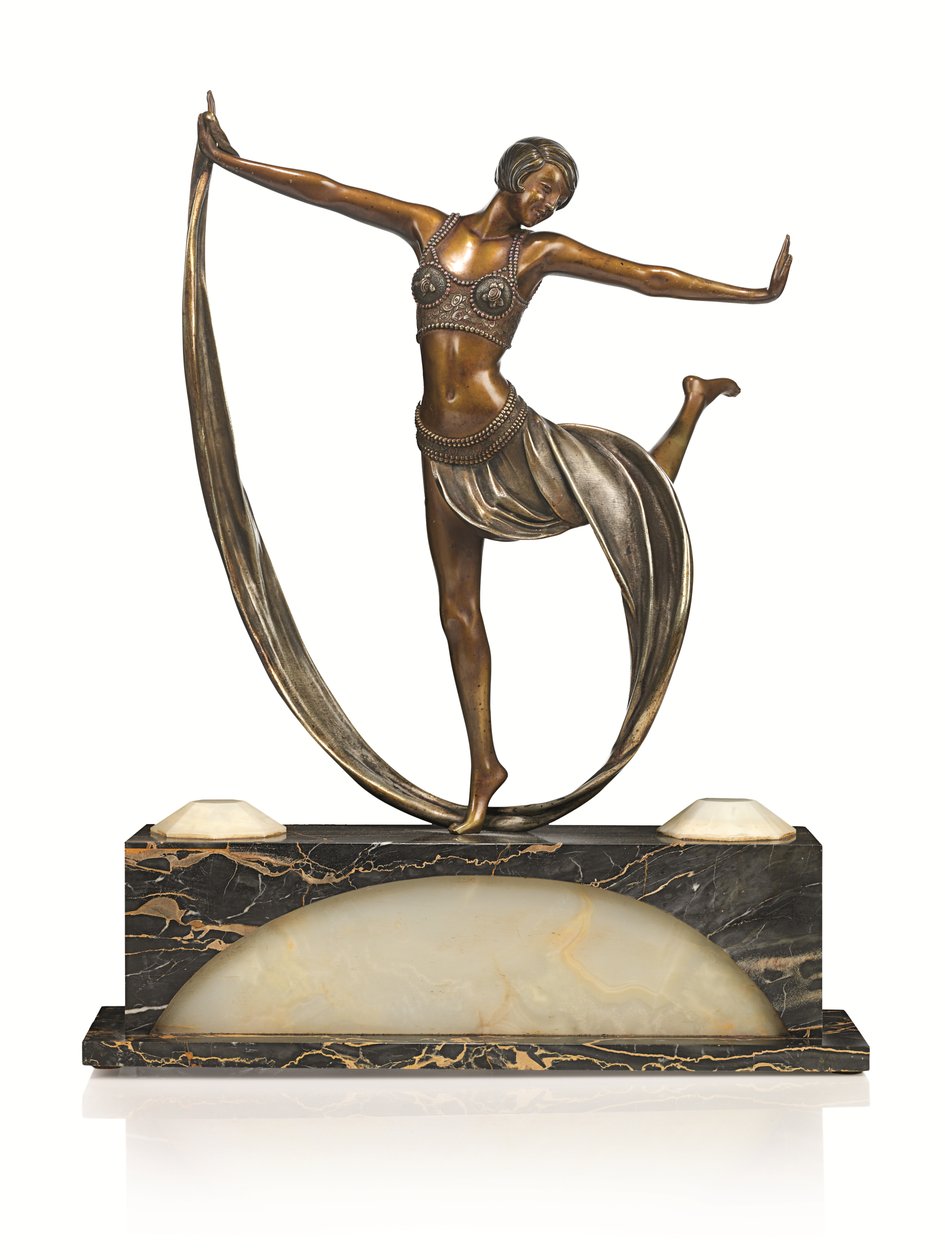 装饰艺术人像，带照明底座，"Espirit de Josephine Baker"，约 1925 年（青铜锈蚀和冷喷漆） 作者 克莱尔·珍妮·罗伯特·科林内特