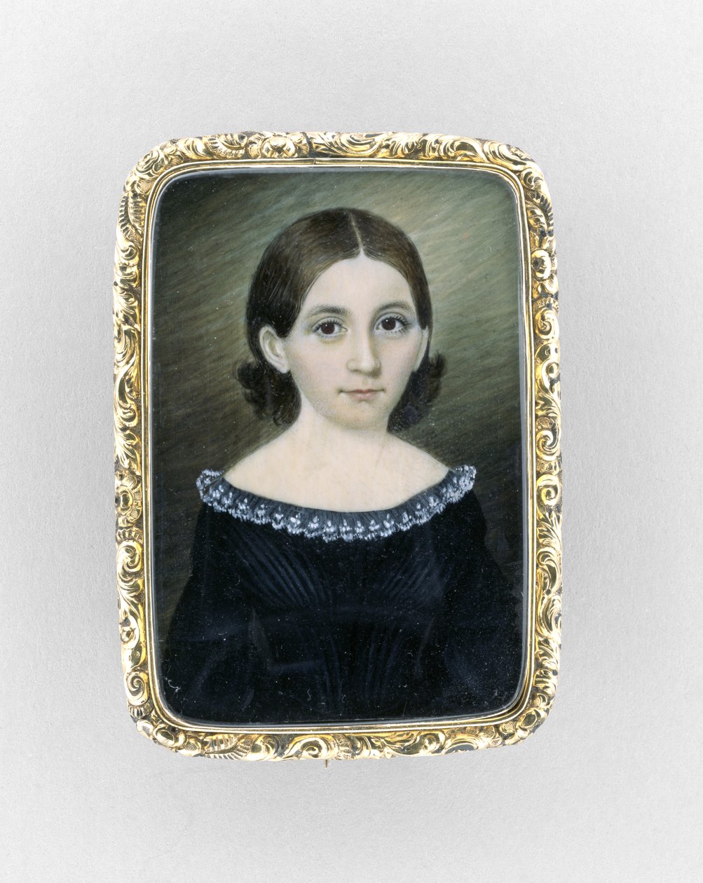 女孩的肖像，约1845年（象牙，镀金和玻璃上的水彩画） 作者 克拉丽莎·彼得斯