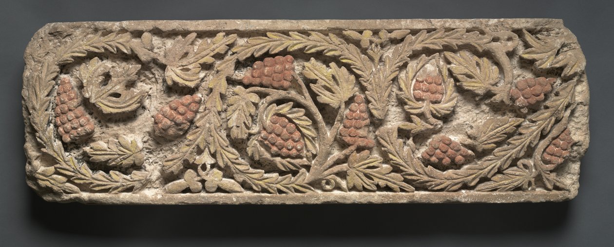 带叶子和葡萄的壁画，300年代至400年代（石灰石）。 作者 科普特人