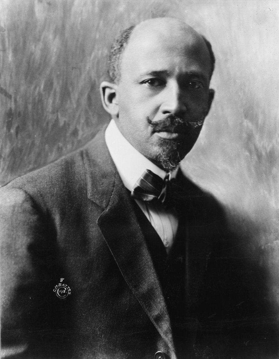 WEB Du Bois，c.1919 作者 科尼利厄斯·巴蒂（Cornelius M.Battey）