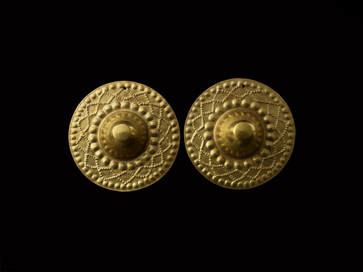 一对圆锥形耳饰，公元800-1500年（金） 作者 文化纳里尼奥
