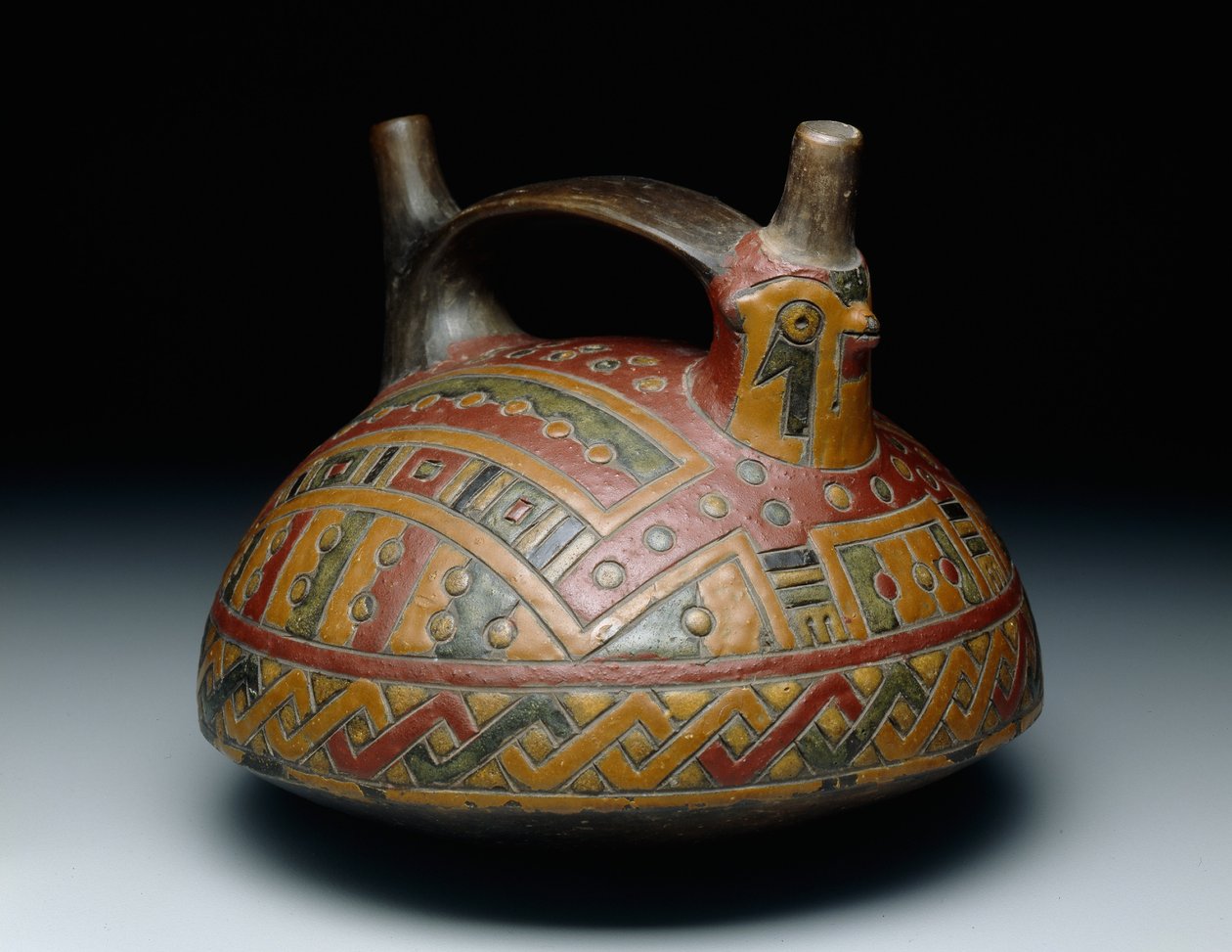 描绘猎鹰的双喷口带状手柄容器，Early Horizon，时代8，约公元前500-400年（陶瓷和树脂悬浮涂料） 作者 文化帕拉卡斯