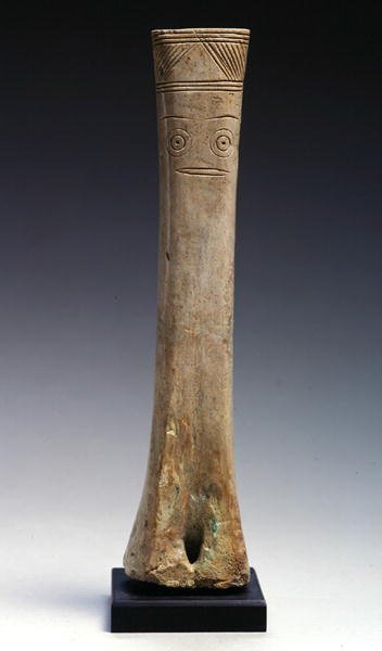 雕像，青铜时代早期，公元前2700-1900年（骨质） 作者 塞塞