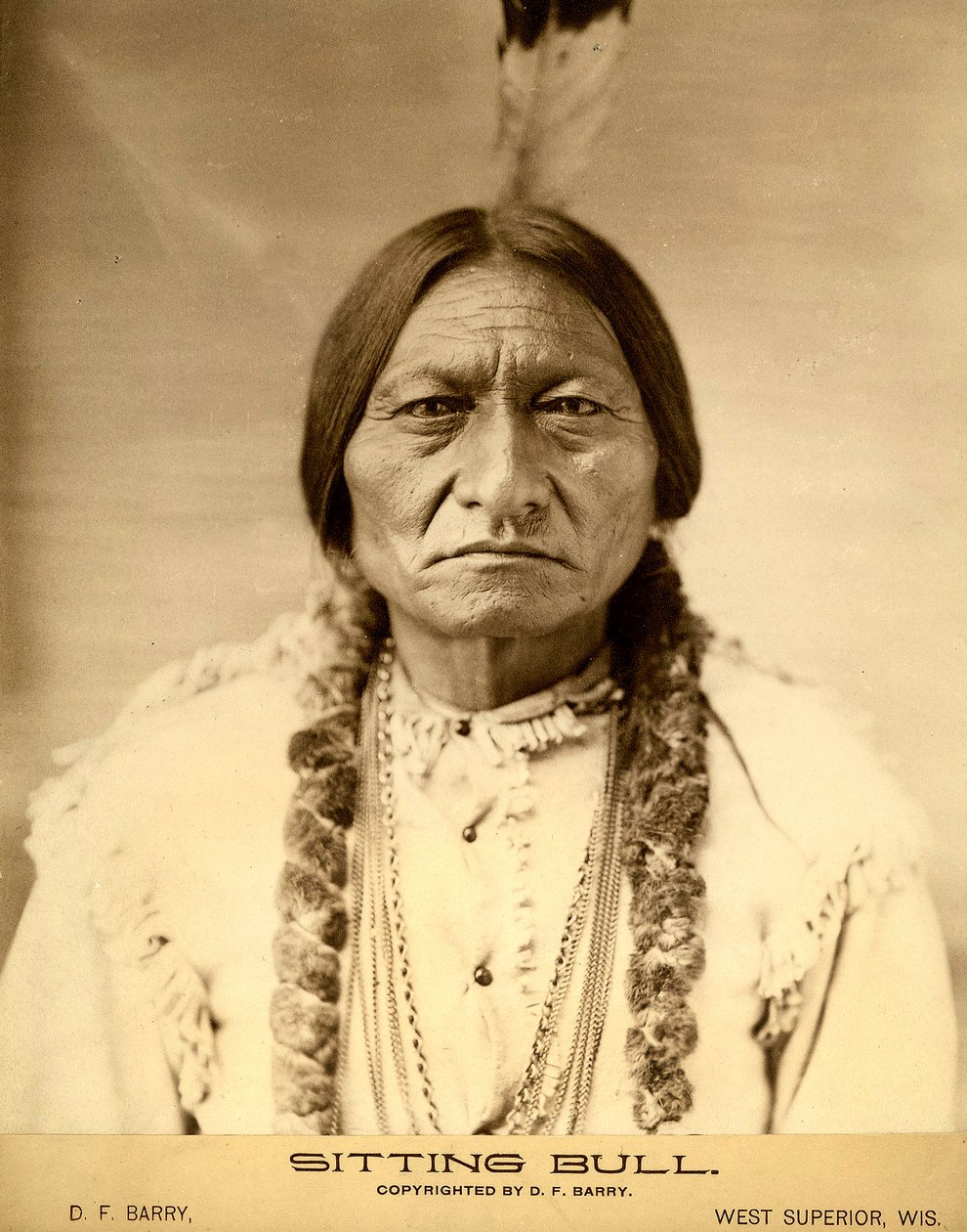坐牛（1834-1890 年）美国达科塔苏族印第安酋长（印第安名 Tatanka Iyotake），摄影师：David F. Barry 作者 戴维·弗朗西斯·巴里