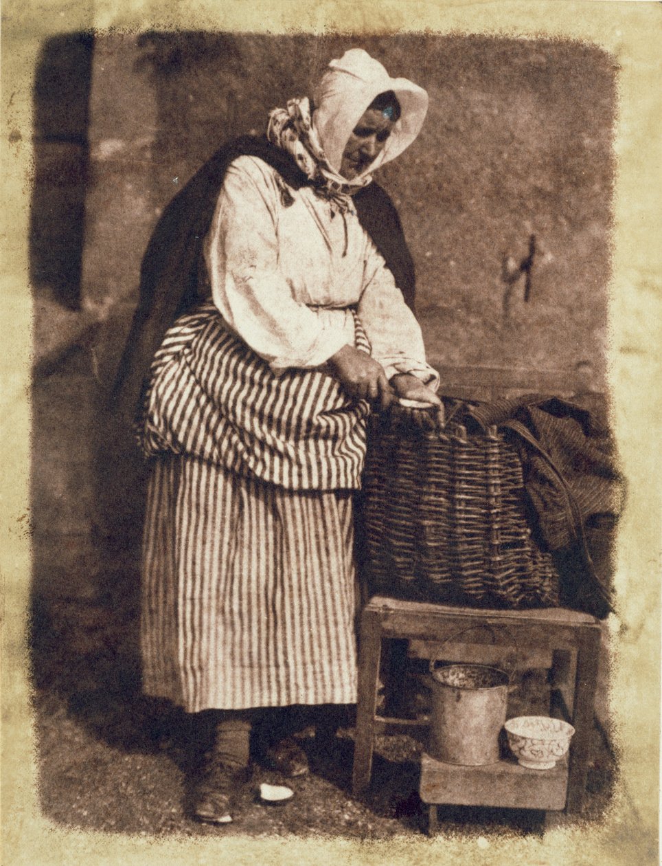 牡蛎女人，1843-47（来自calotype negative的盐纸印刷品）（另见224278,224280） 作者 大卫·奥克塔维斯·希尔