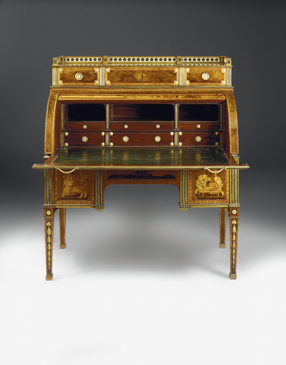 机械气缸局，坐骑归因于弗朗索瓦·雷德蒙德（Francois Redmond），约1777-80年（ormolu安装，黄铜镶嵌的安博伊娜，郁金香木，染色的无花果和镶嵌）（另请参见486554） 作者 戴维·伦琴