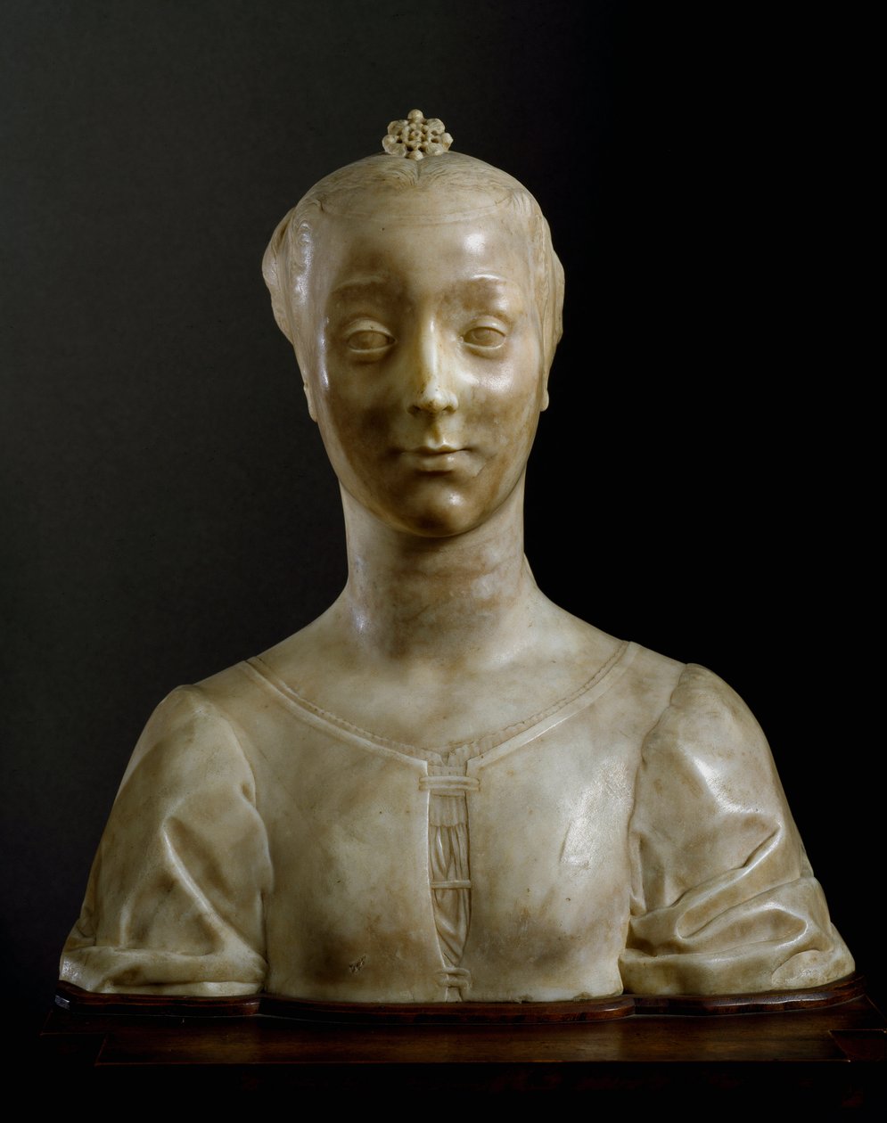 少女半身像 Desiderio da Settignano（约 1430-1464 年）大理石雕塑，尺寸 146 厘米，佛罗伦萨，巴杰罗国家博物馆 作者 Desiderio da Settignano