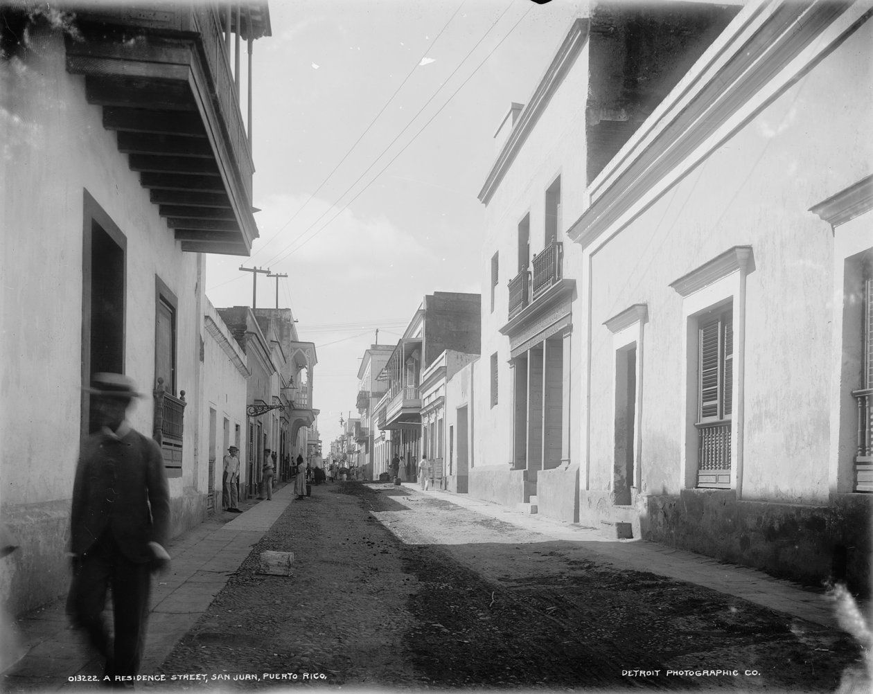 居住街，圣胡安，波多黎各，c.1900 作者 底特律出版公司