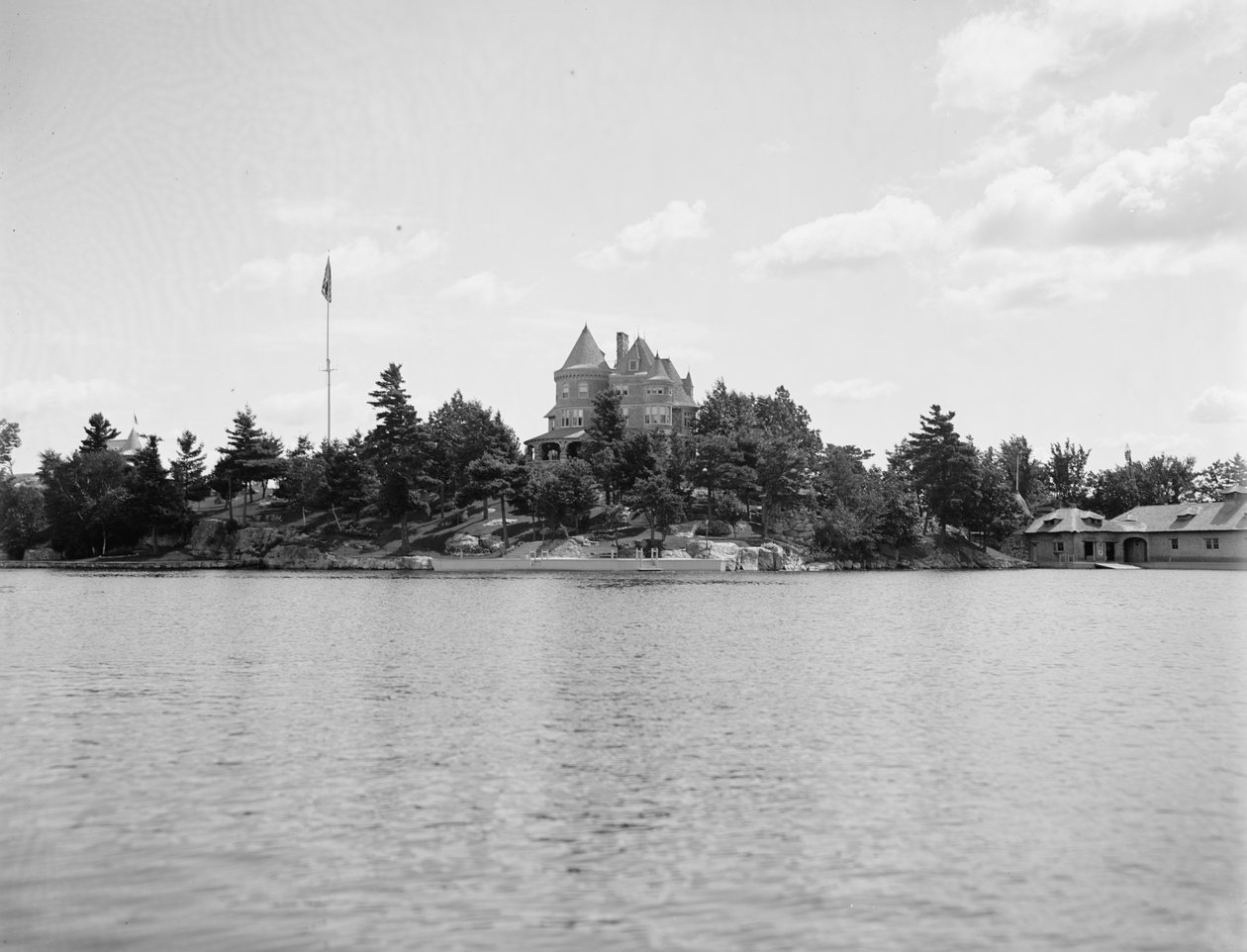 Neh Mahbin，纽约千岛群岛，c.1900-20 作者 底特律出版公司