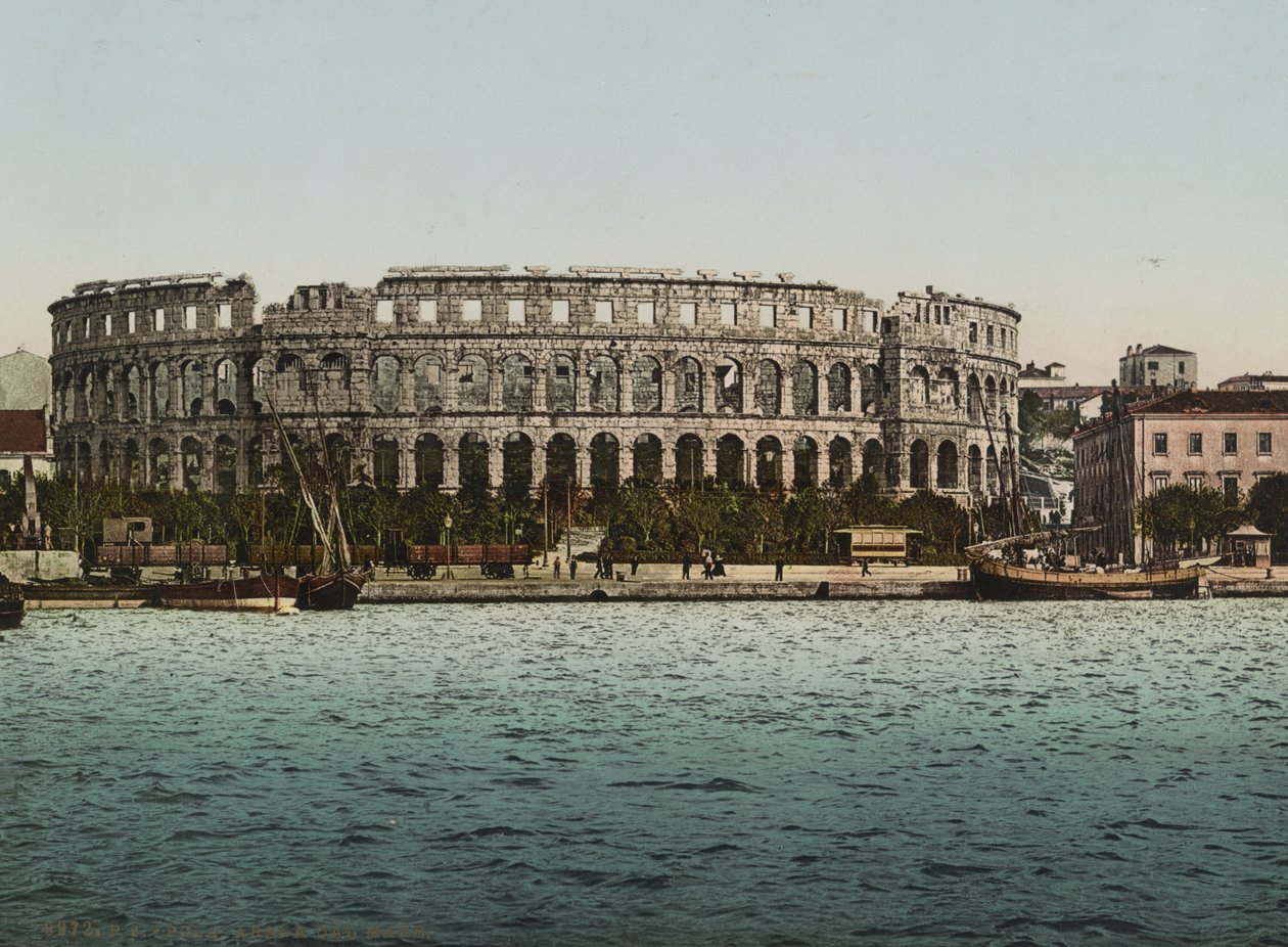 Arena del Mare, Pola, c.1900 (photomechanical print) 作者 底特律出版公司