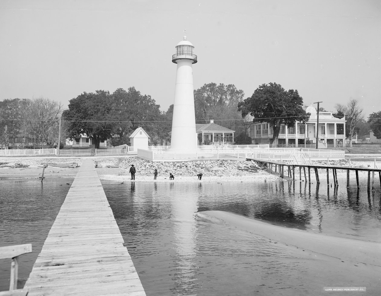 美国密西西比州比洛克西市的比洛克西灯塔，约1906年（黑白照片）。 作者 底特律出版公司