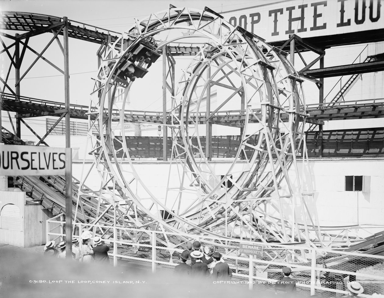 纽约科尼岛的Loop the Loop，约1903年（黑白照片）。 作者 底特律出版公司
