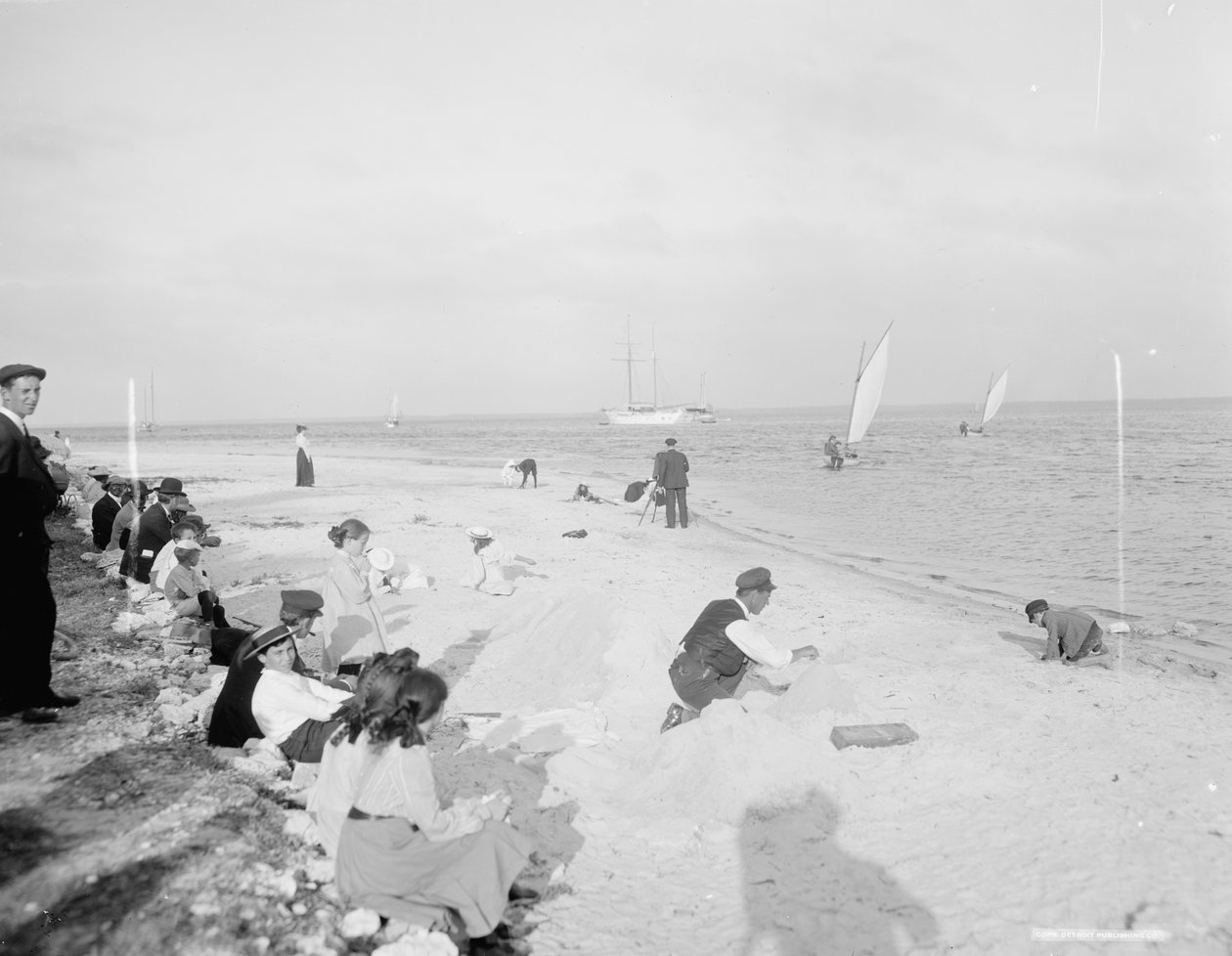佛罗里达州迈阿密比斯坎湾岸边，约1905年（黑白照片）。 作者 底特律出版公司