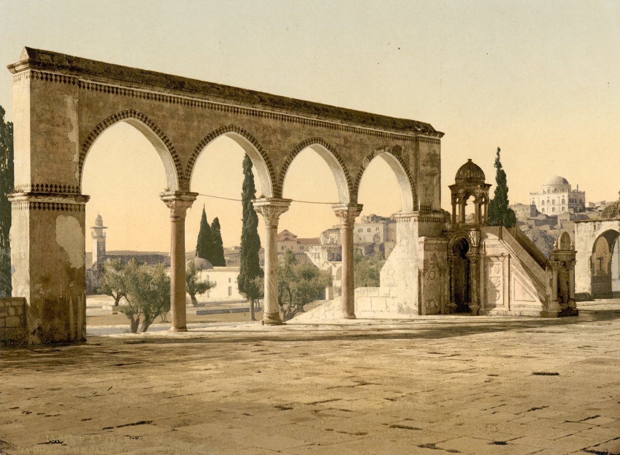 圣地耶路撒冷 Cadi Borhan-ed-din 的讲坛，约 1890-1900 年（感光蚀刻照片） 作者 底特律出版公司