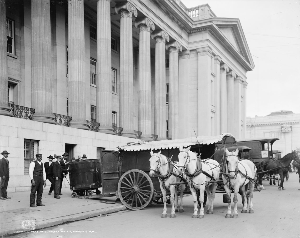 美国财政部货币货车，华盛顿特区，约 1906 年（黑白照片） 作者 底特律出版公司