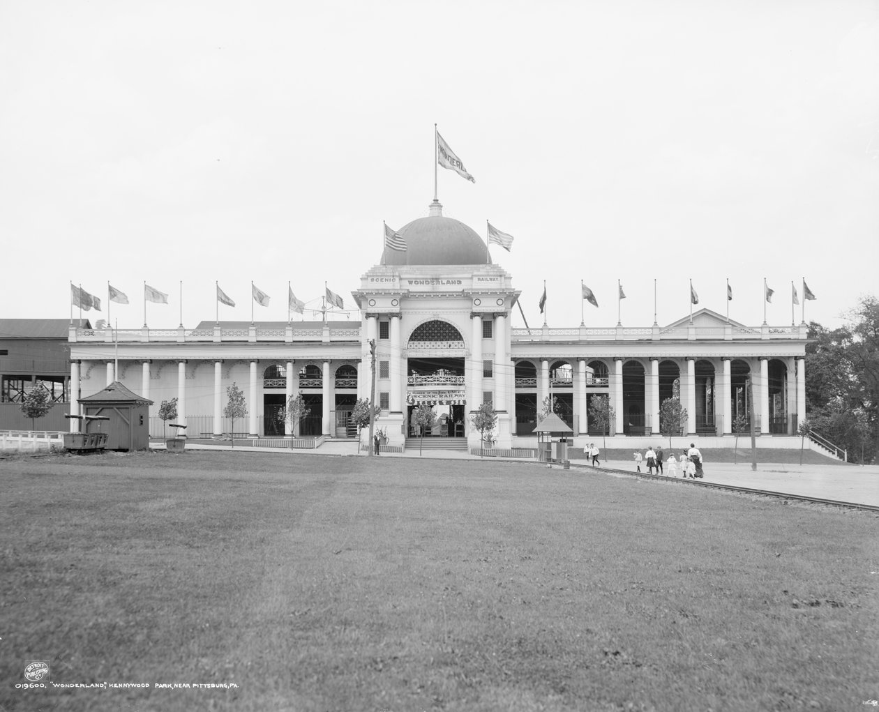 Wonderland, Kennywood Park, near Pittsburgh, c.1906 (b/w photo) 作者 底特律出版公司